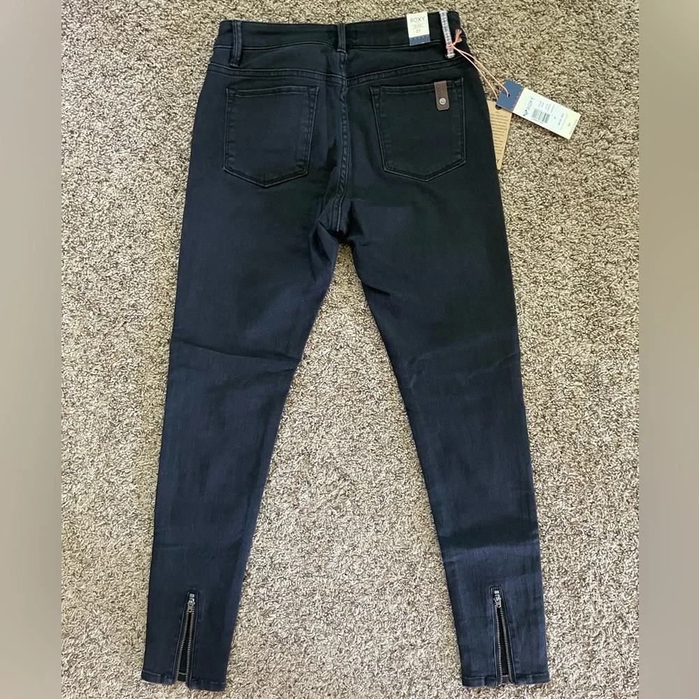 Roxy Black Skinny Jeans with Zipper ankles - Picture 2 of 11